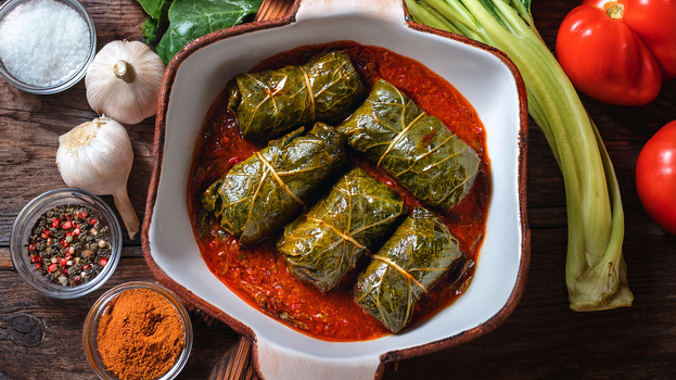 Rezeptbild für Mangoldröllchen in Tomatensauce