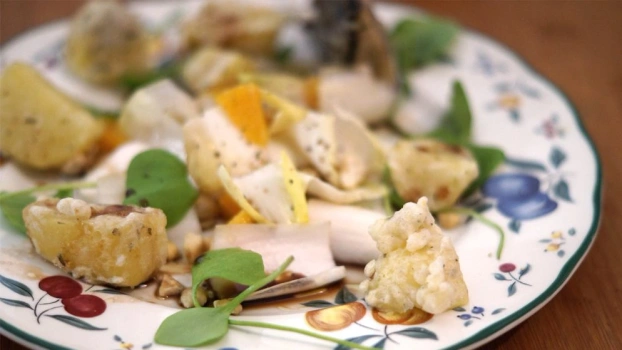 Rezeptbild für Kartoffeln mit Chicorée und Posteleinsalat&nbsp;