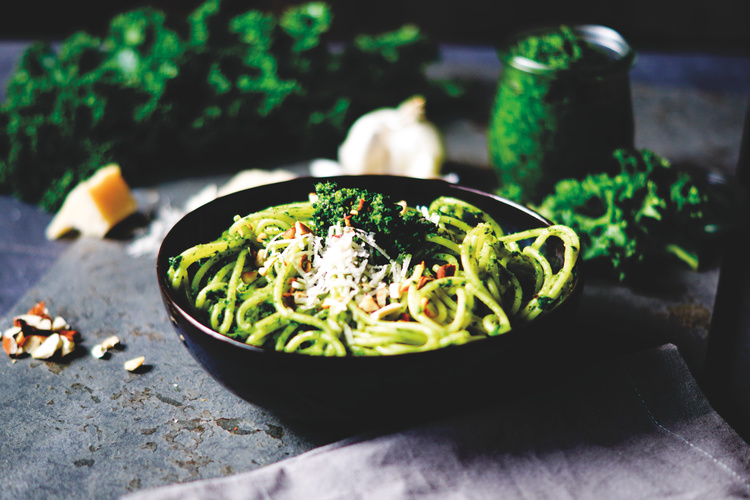 Rezeptbild für Spaghetti mit Grünkohl-Pesto