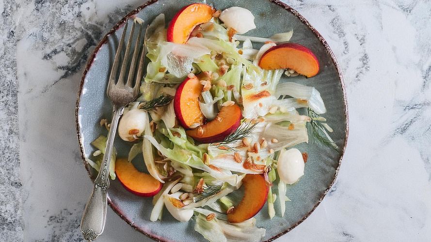 Rezeptbild für Fenchel-Pfirsich-Salat mit Mozzarella