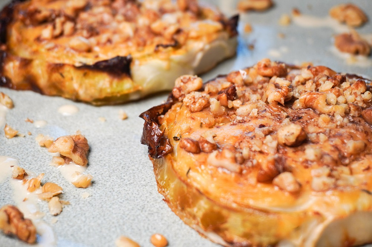 Rezeptbild für Weißkohl-Steak mit “Käse“-Nuss-Kruste