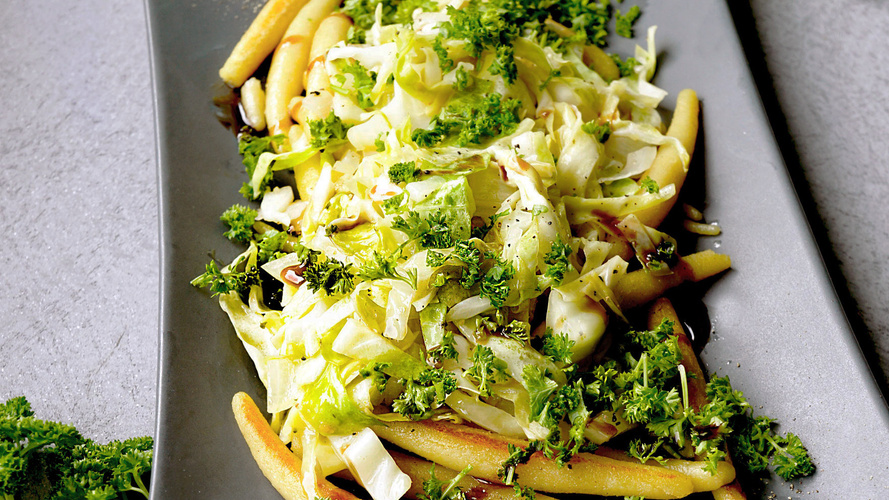 Rezeptbild für Schupfnudeln mit Spitzkohl-Gemüse